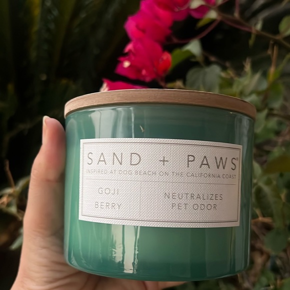 Goji Berry Scented Candle - Picture 2 of 9